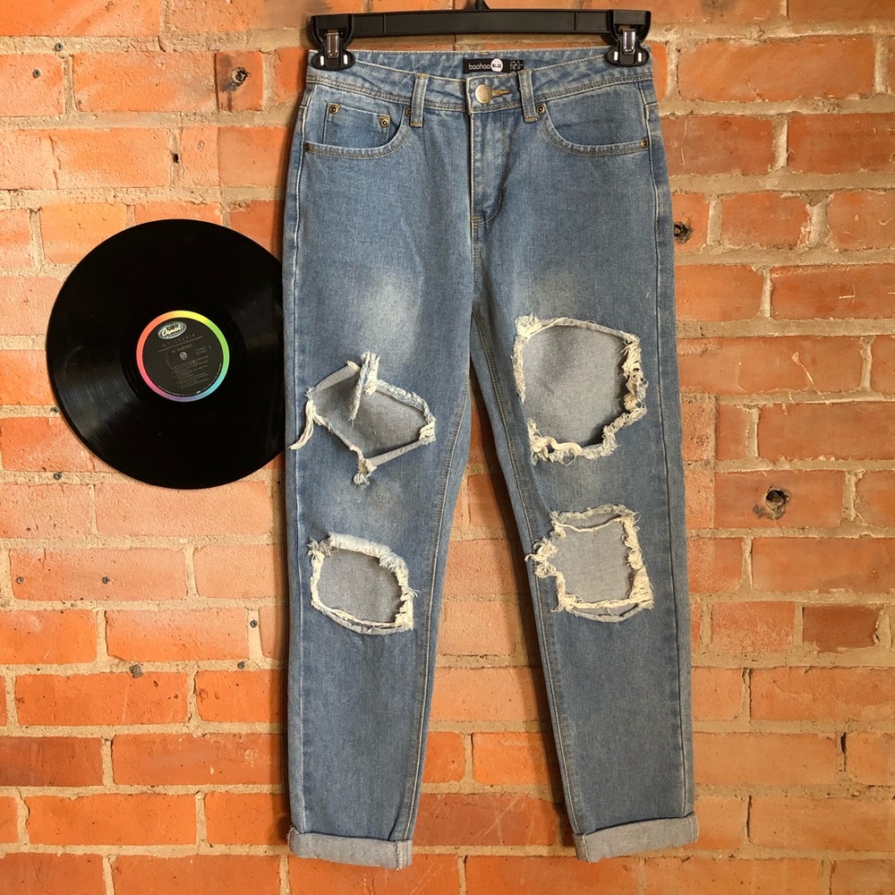 Boohoo High Waisted Ripped Mom Jeans